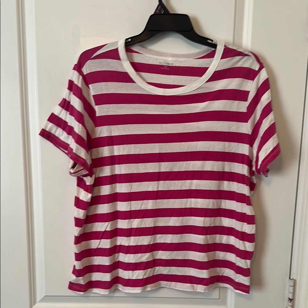 Old Navy Pink and White Short T-Shirt